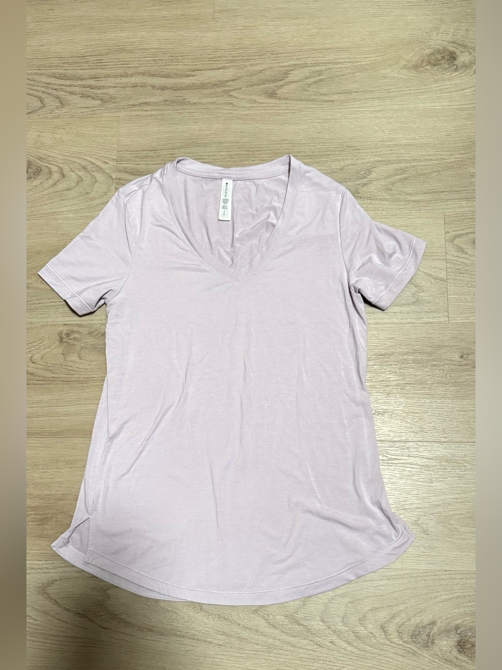 Athleta Light Lavender V-Neck Short Sleeve Tee